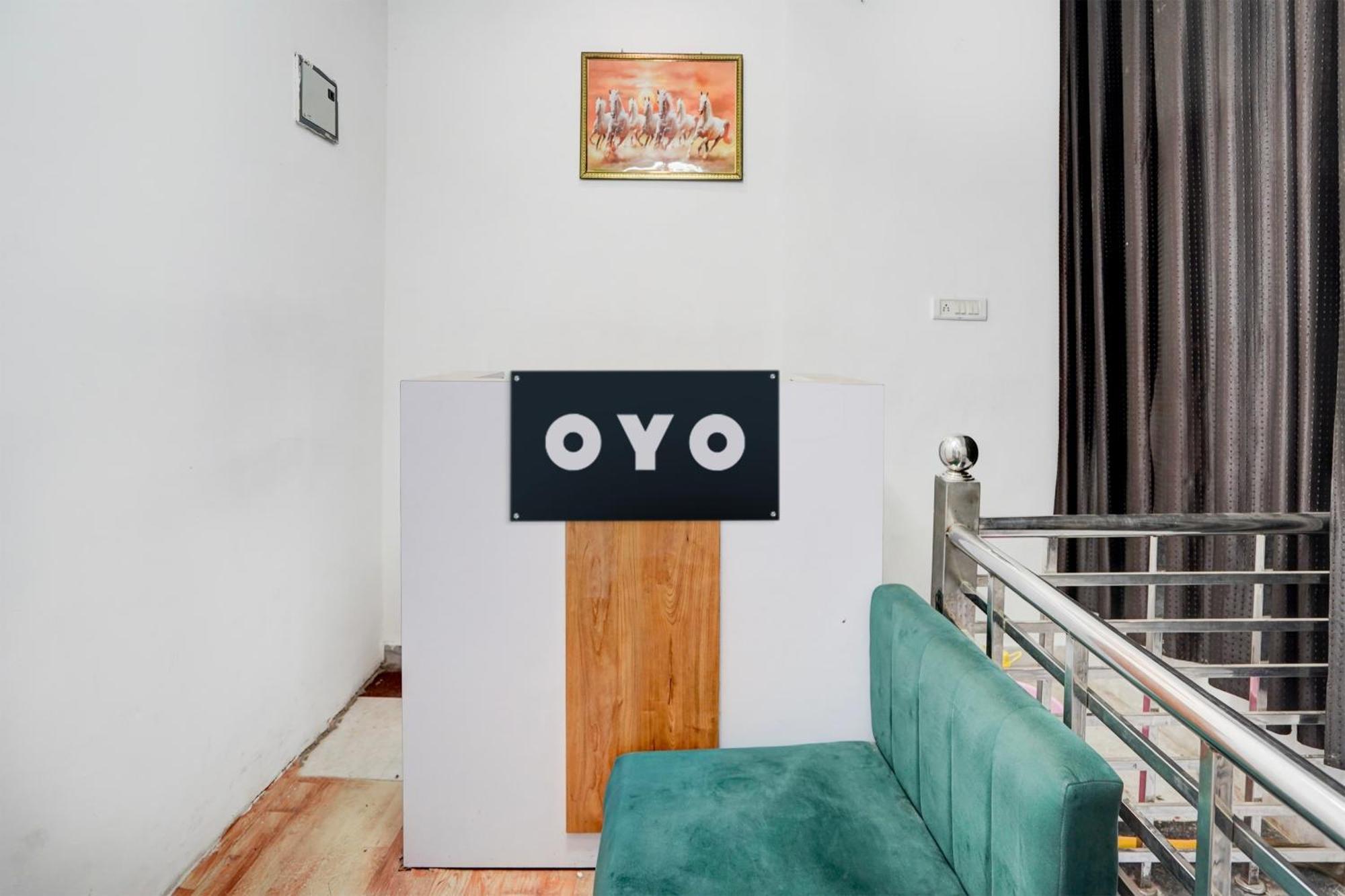 Hotel O Le Empire Stay House Нью-Делі Екстер'єр фото