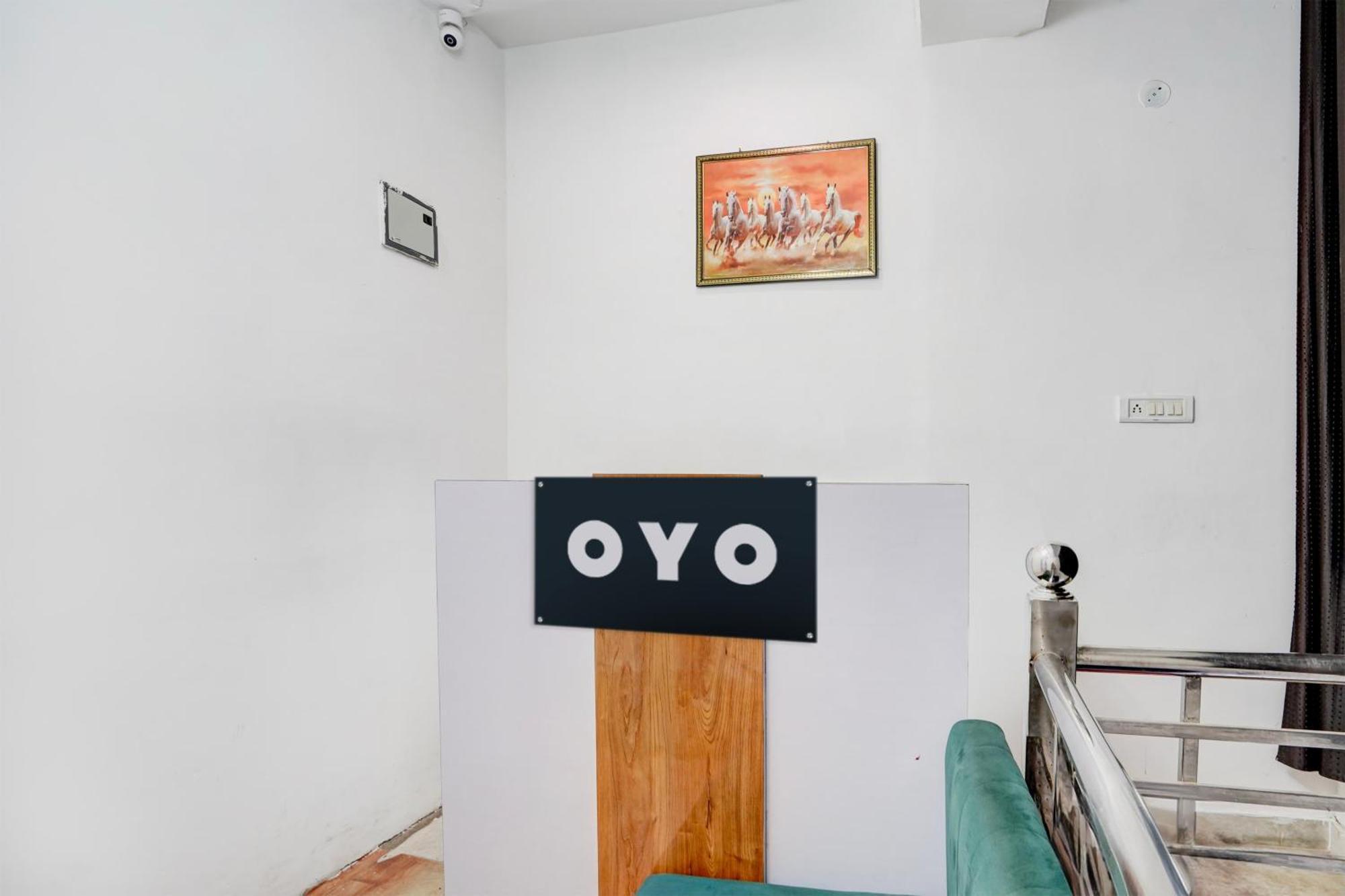 Hotel O Le Empire Stay House Нью-Делі Екстер'єр фото