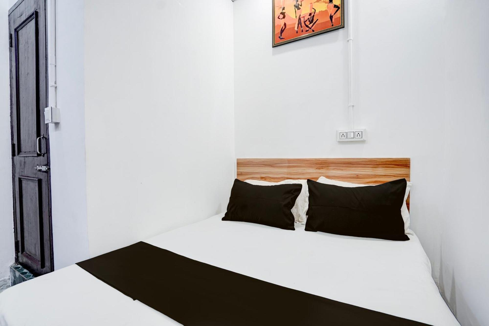 Hotel O Le Empire Stay House Нью-Делі Екстер'єр фото