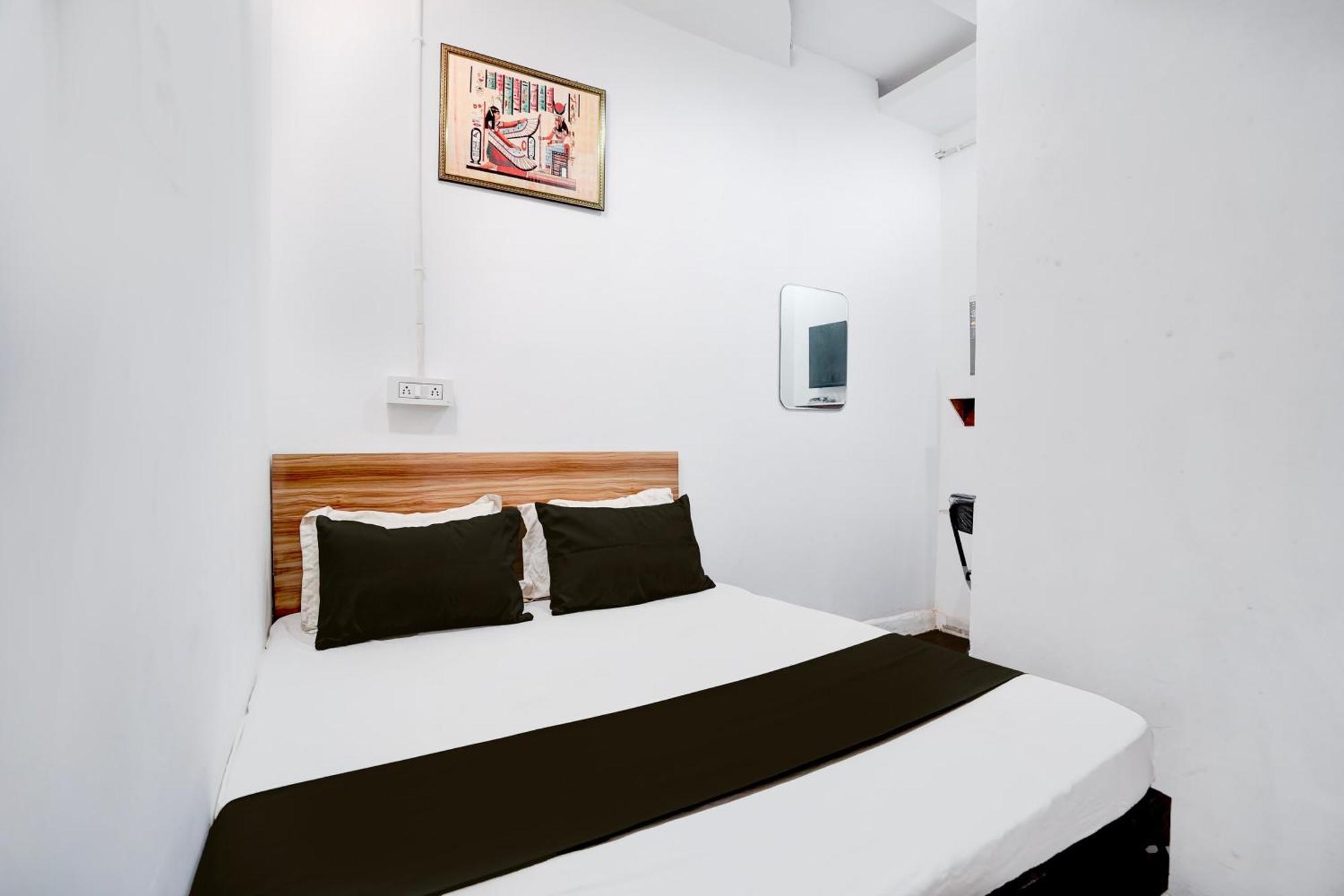 Hotel O Le Empire Stay House Нью-Делі Екстер'єр фото